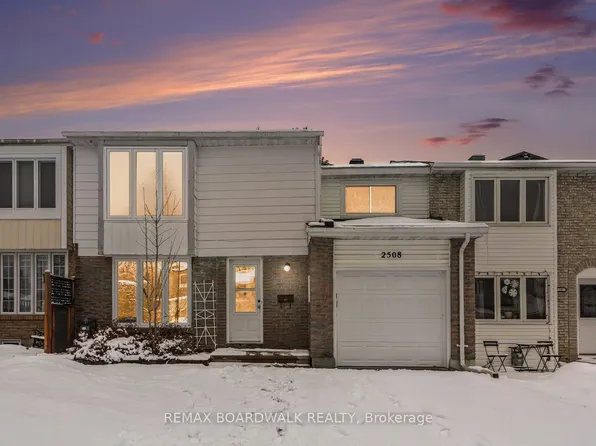 2508 Autumn Hill Cres, Ottawa, ON K1B 4M7