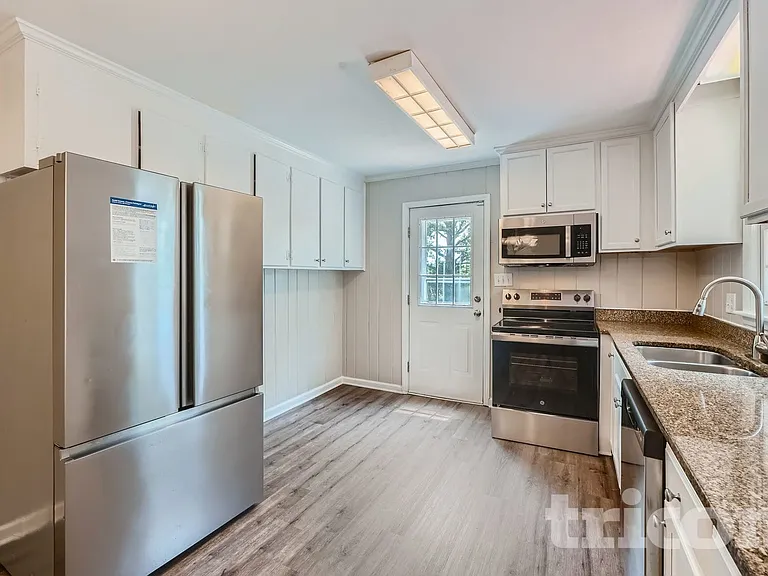 1406 Virginia Ave — Photo 6