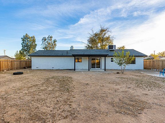 4th image of 8649 Tamarack Ave