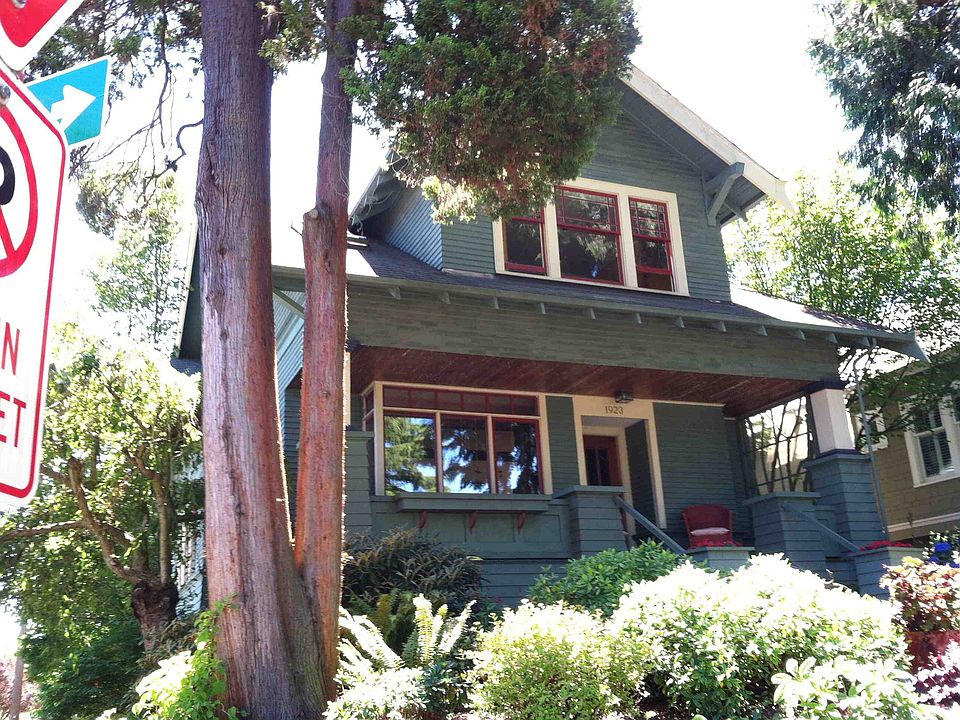 1st image of 1923 NE Naomi Pl
