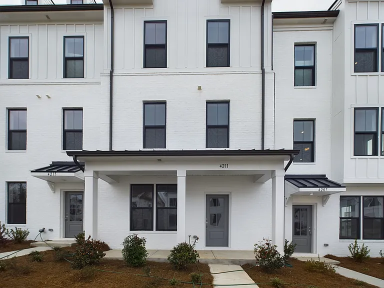 4211 Alexander View Dr — Photo 2