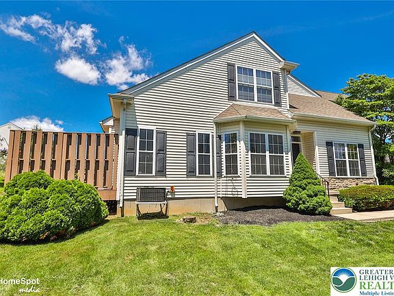 2nd image of 10 Cobblestone Dr