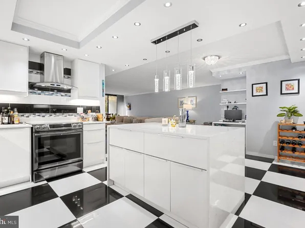 6101 Edsall Rd APT 304, Alexandria, VA 22304