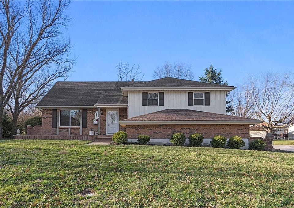 1st image of 100 SE Sherri Ln