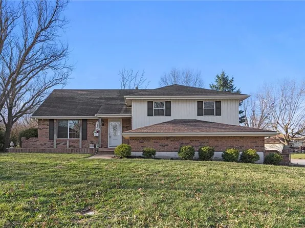100 SE Sherri Ln, Blue Springs, MO 64014