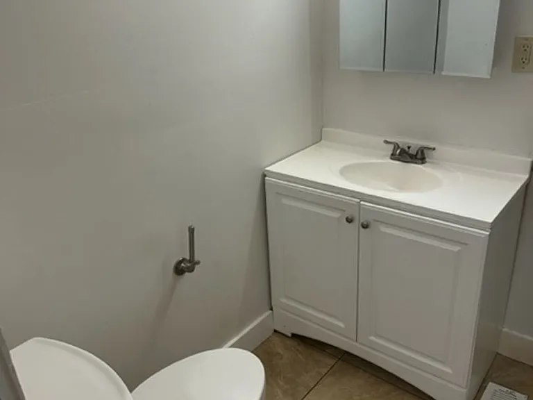 605 E Buchtel Ave — Photo 7