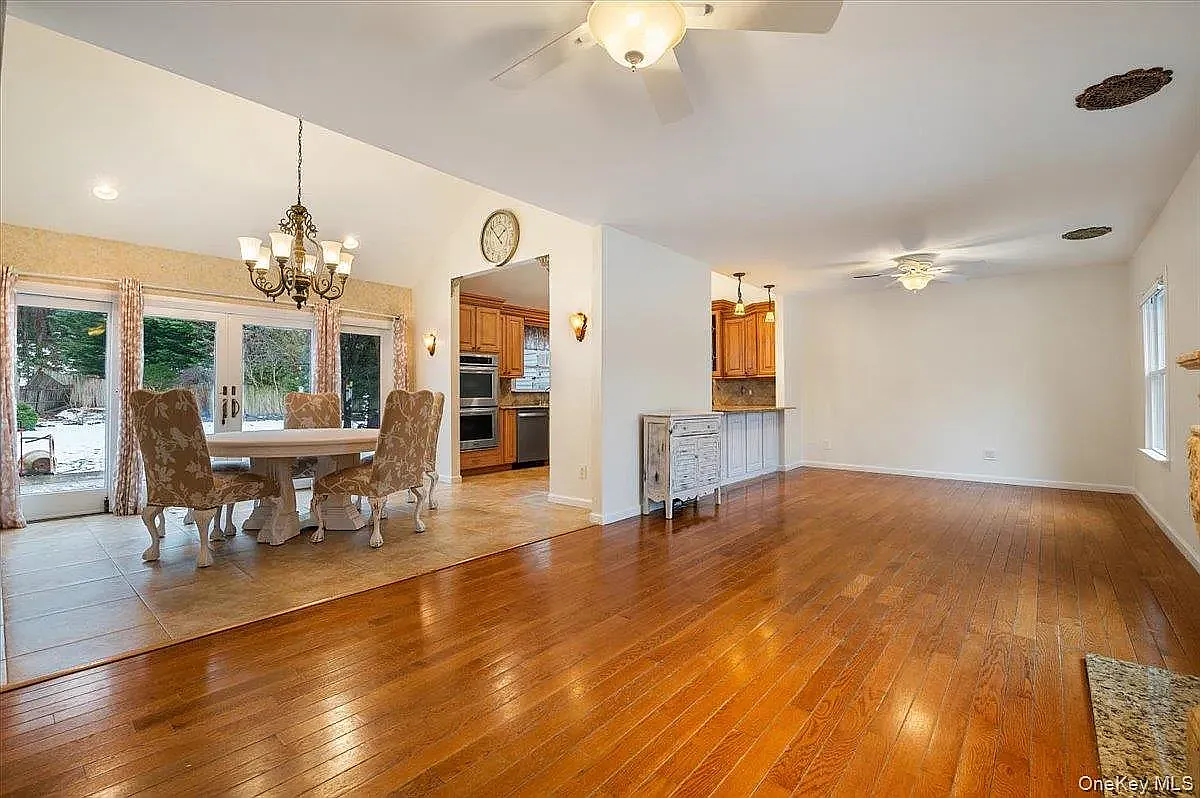 3 bed, 2.5 bath, 2388 sqft, $5,500 — Photo 4