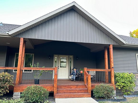 4th image of 39021 Woodside Dr SE