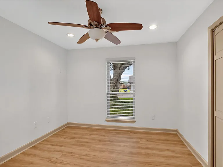 3208 Woodstone Dr — Photo 20