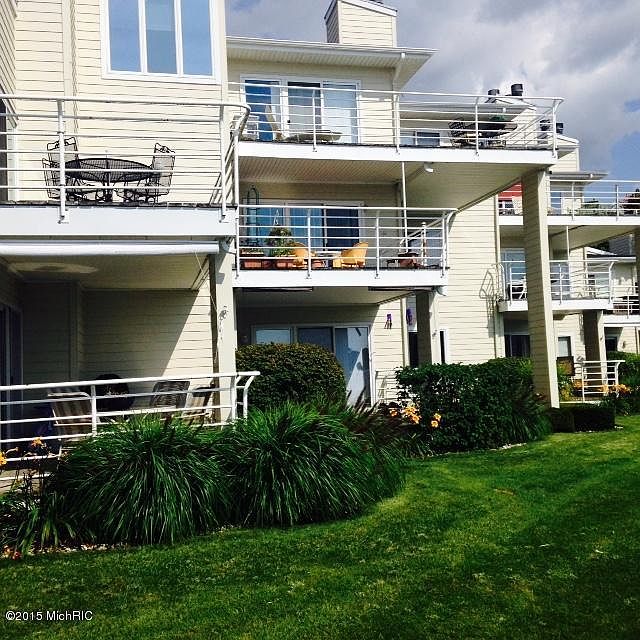 1st image of 995 Lake St #51