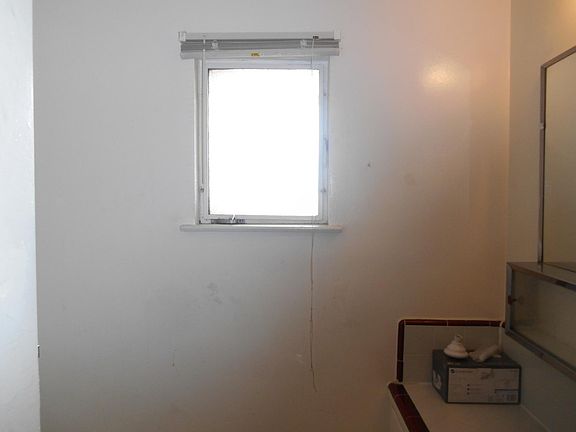 5th image of 1904 Mayfair Dr W