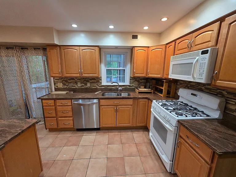 8120 Paisley Pl — Photo 13