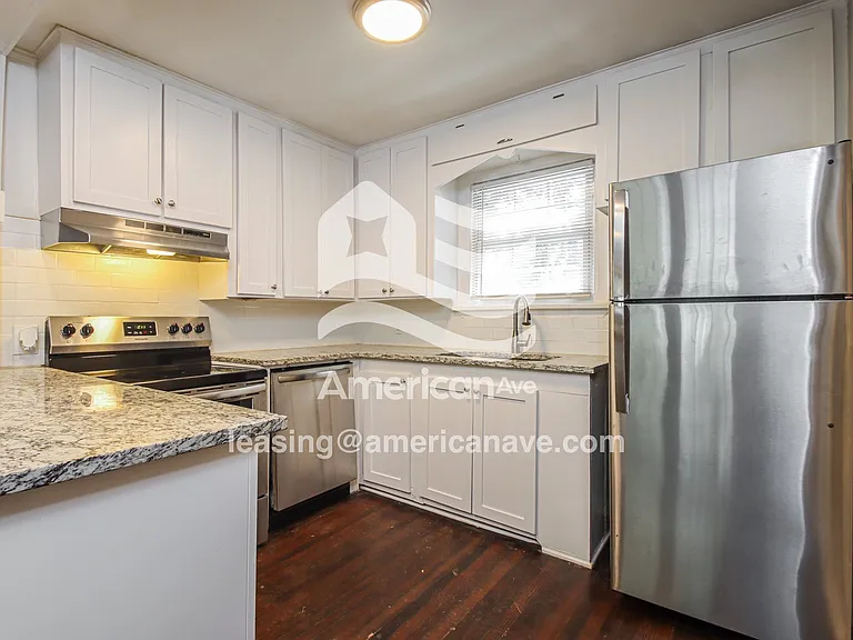 1450109_007_kitchen_7.jpg