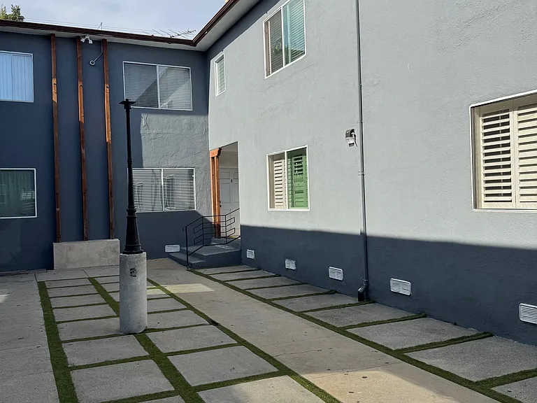 1167 So. Fairfax Apts. — Photo 1