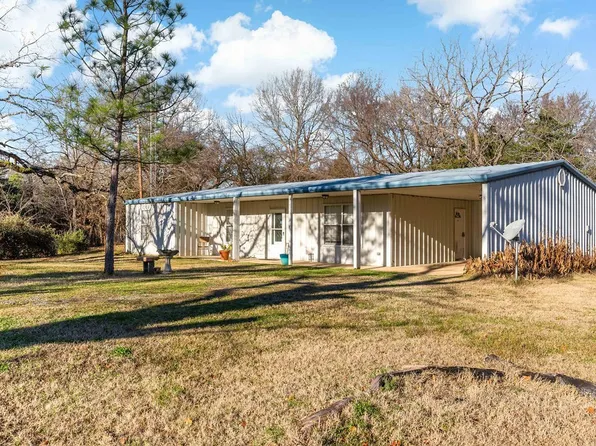 17811 E Fm 273, Telephone, TX 75488