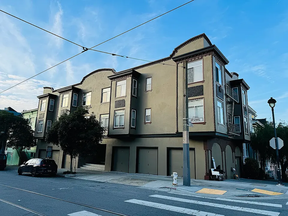200 Irving St #7