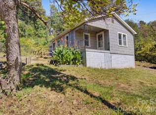 60 Riddle Rd, Swannanoa, NC 28778