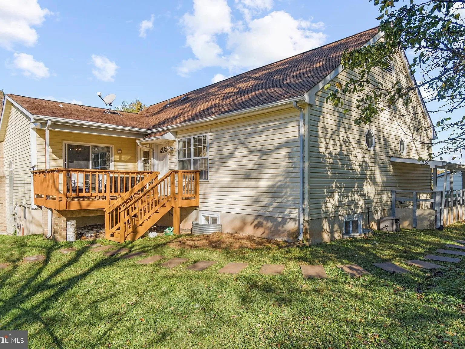 3 bed, $3,200 — Photo 2