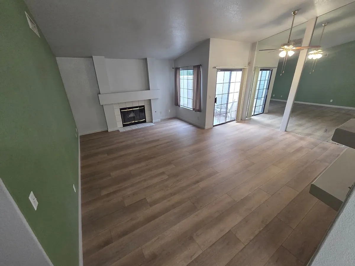 Building Photo - 2424 Chatfield Dr