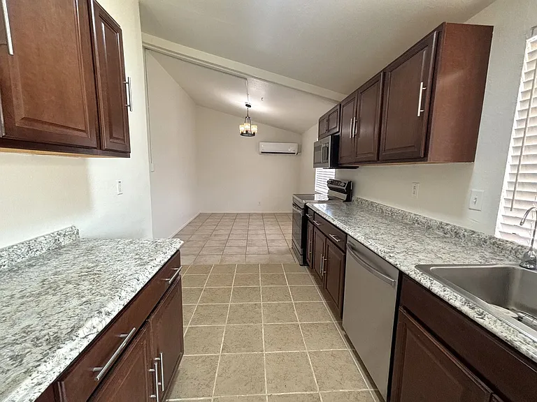 7317 California City Blvd — Photo 6