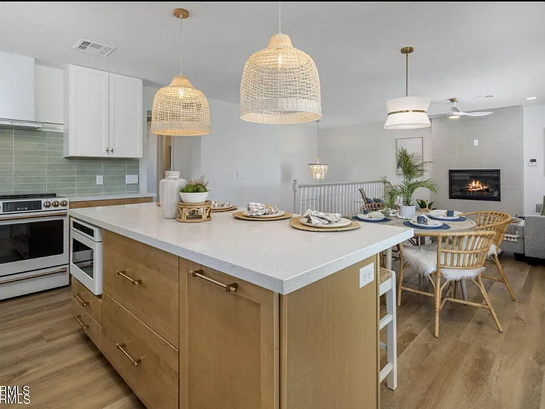 626 E Palomino Dr — Photo 7