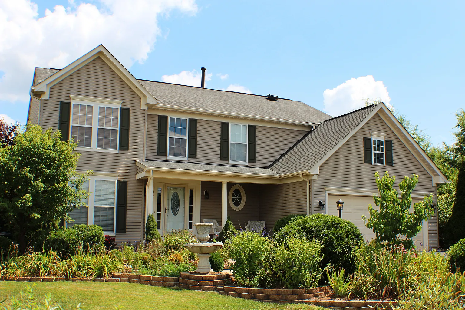 1590 Heron Way photo 1
