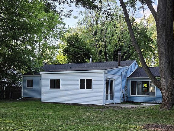 2nd image of 21450 Ulrich St