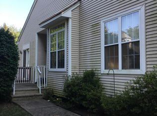 28 Springlawn Dr, Lakewood, NJ 08701