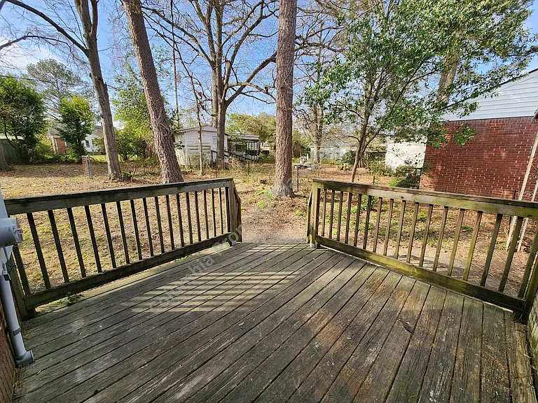 1305 Pine St — Photo 18