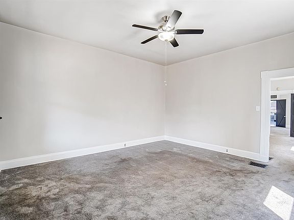 5th image of 3072 Henshaw Ave
