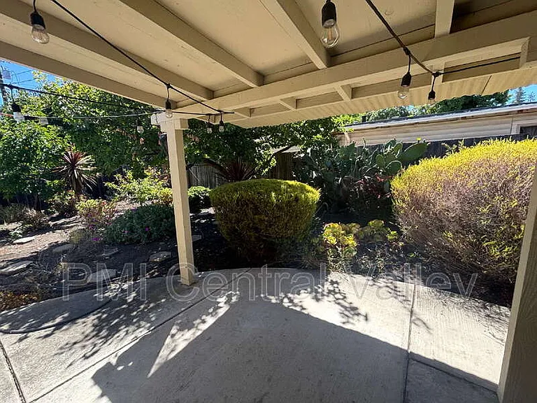 944 Bridgewood Way — Photo 39