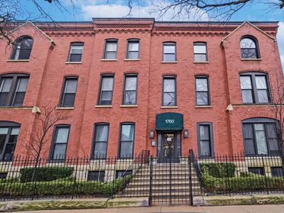 1760 N Wells St APT 2D, Chicago, IL, 60614