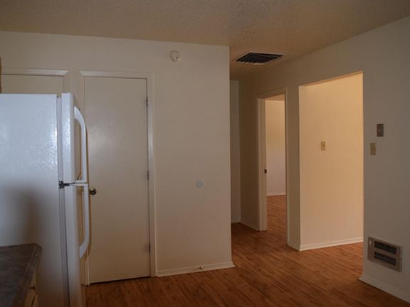 3rd image of 1222 Dartmouth St
