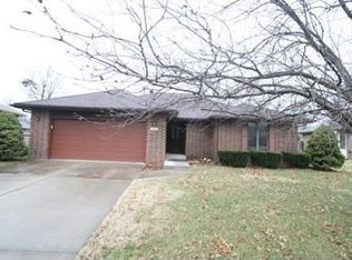3465 S Pickwick Ave, Springfield, MO 65804