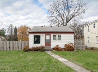 10084 Pelham Rd, Taylor, MI 48180