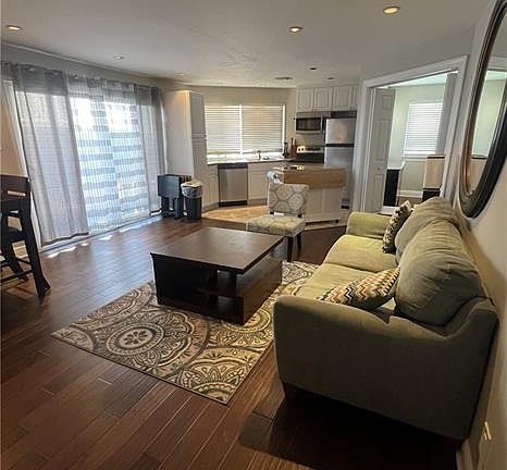 2nd image of 420 Metairie Hammond Hwy APT 201