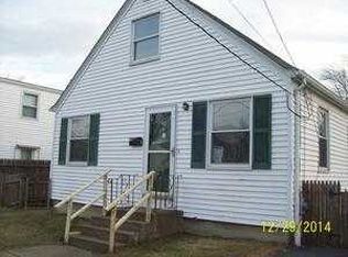 40 Bracken St, Cranston, RI 02920