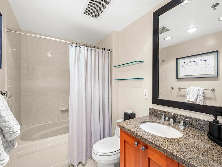 700 W Harbor Dr W #1204 — Photo 8