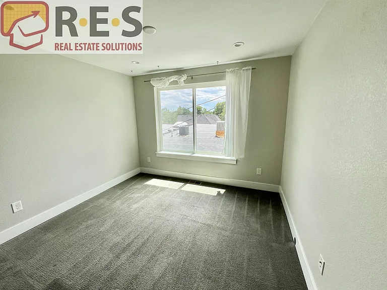 4921 Lowell Blvd — Photo 10