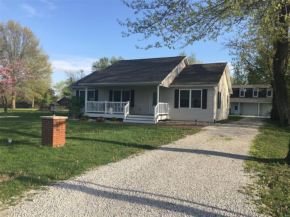 421 E Hoehn St, Carlinville, IL 62626 Zillow