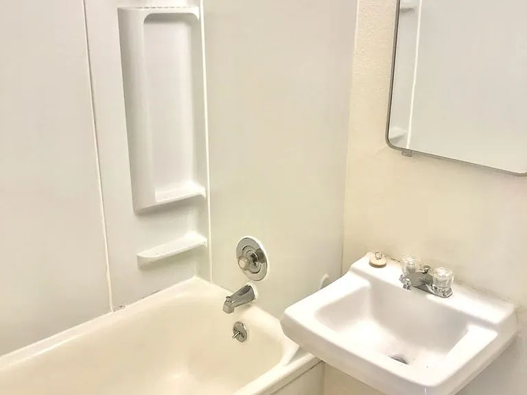 Mercer Vista Apartments — Photo 7