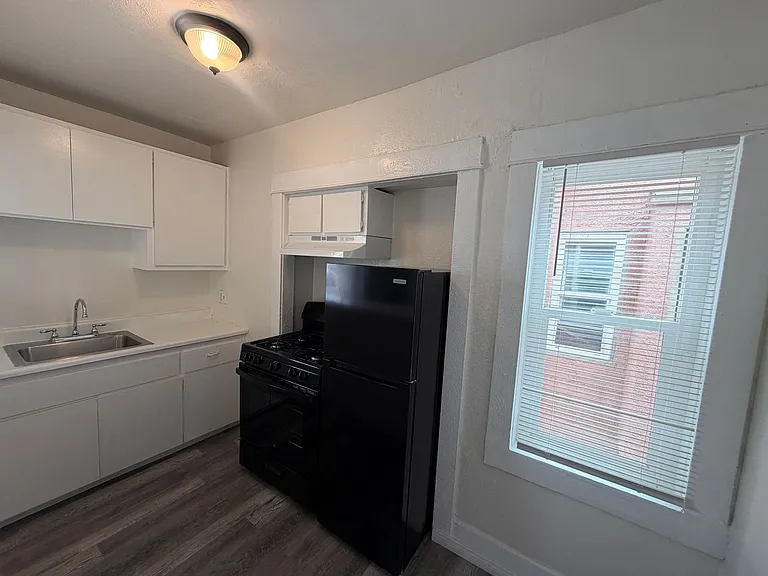 1128 Raymond Ave — Photo 6