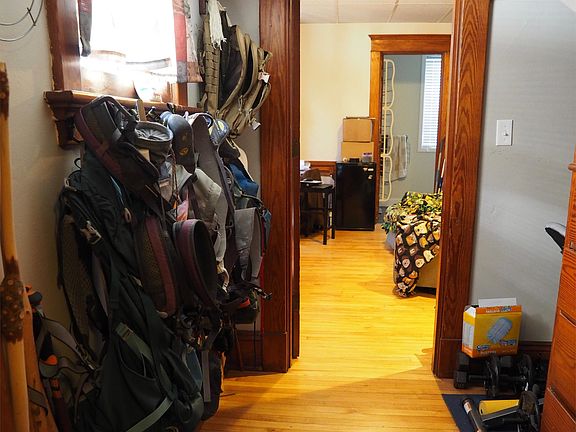 4th image of 90 N Winooski Ave APT 2