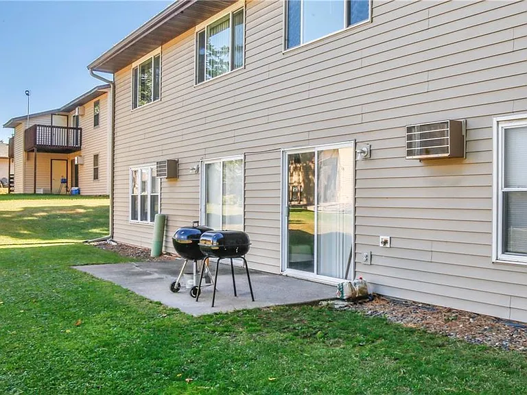 1515 Pinewood Ln #2 — Photo 8