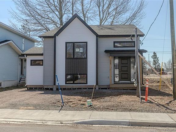 2nd image of 220 Gould St