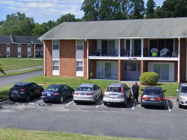 2827 N Ohenry Blvd APT E, Greensboro, NC 27405