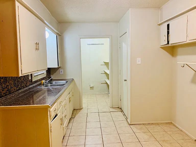 2705 E 2nd St #A — Photo 5
