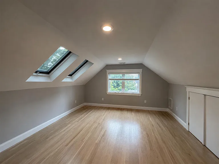46 Garrison Ave — Photo 8