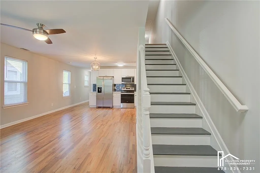 4 bed, 2.5 bath, 1666 sqft, $2,050 — Photo 3