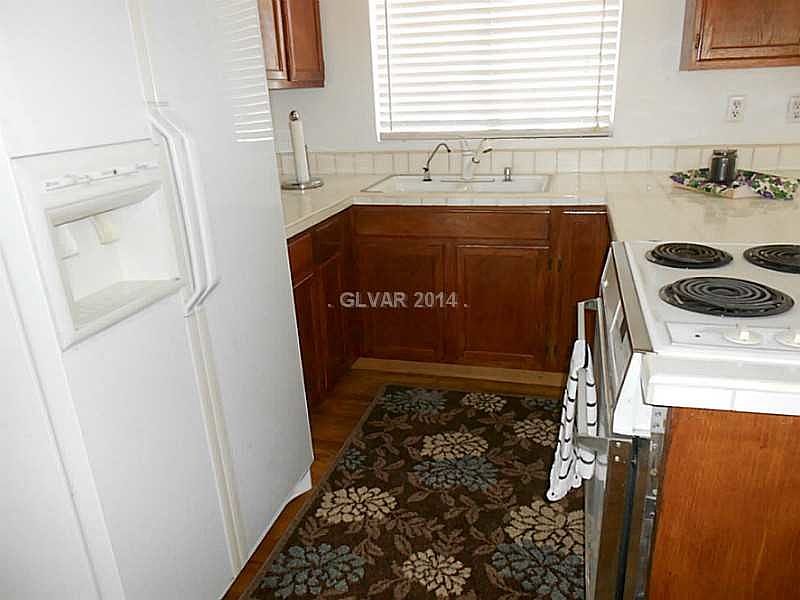 2nd image of 1705 Valley Dr